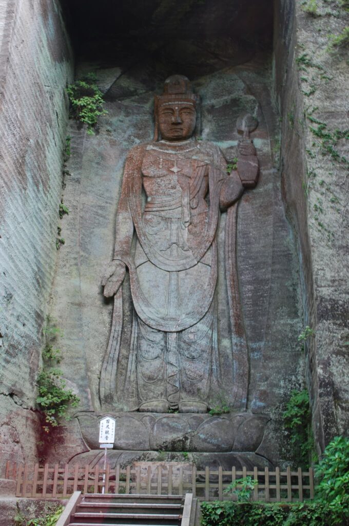 鋸山　百尺観音