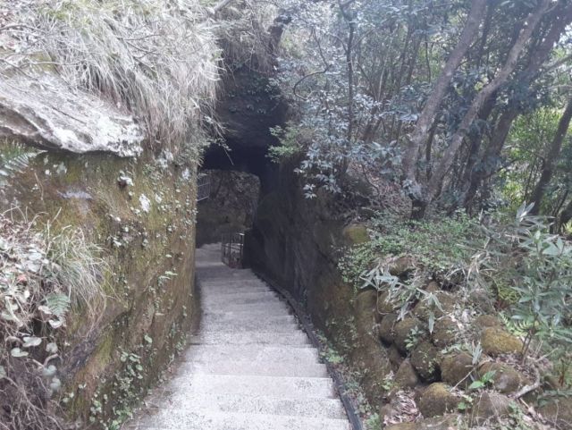 鋸山　石段