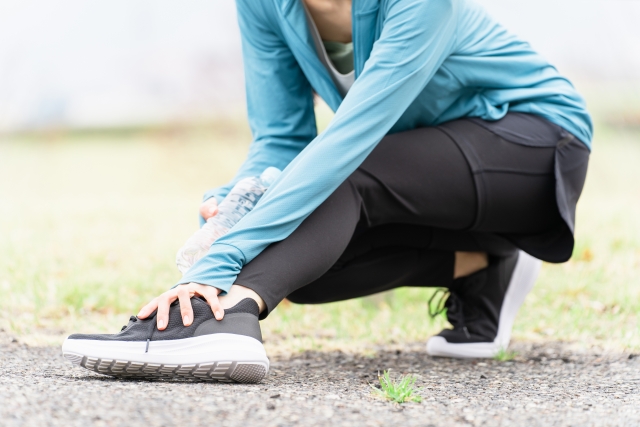 スニーカー　足に合わない